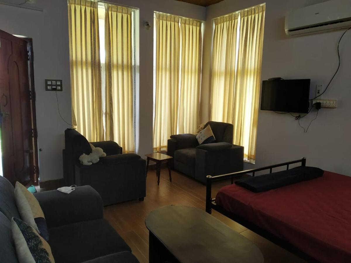 פונדיצ'רי Waves Beach House מראה חיצוני תמונה
