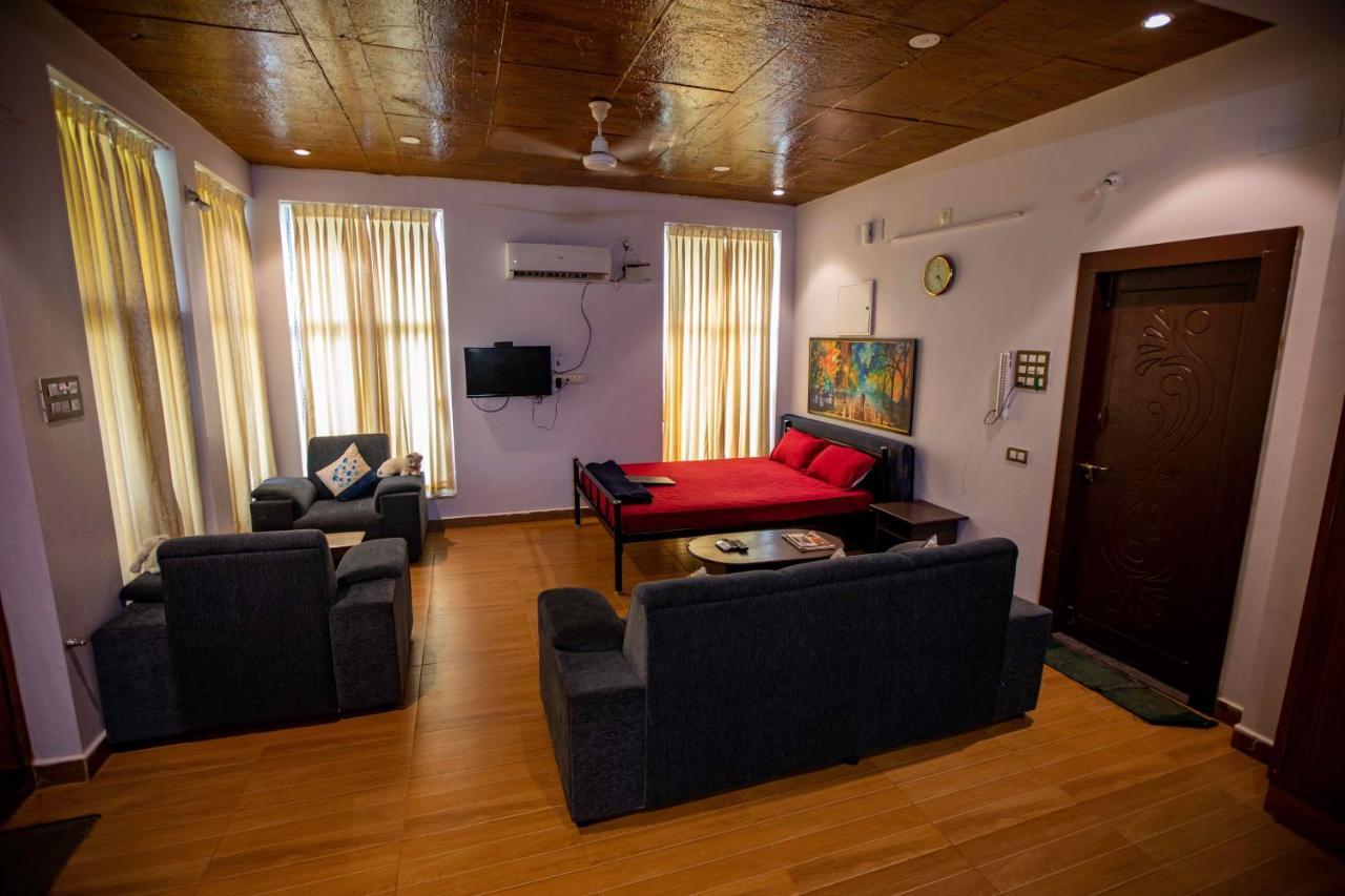 פונדיצ'רי Waves Beach House מראה חיצוני תמונה