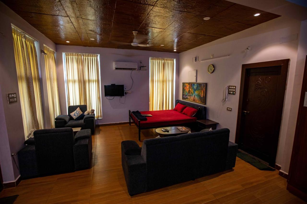 פונדיצ'רי Waves Beach House מראה חיצוני תמונה