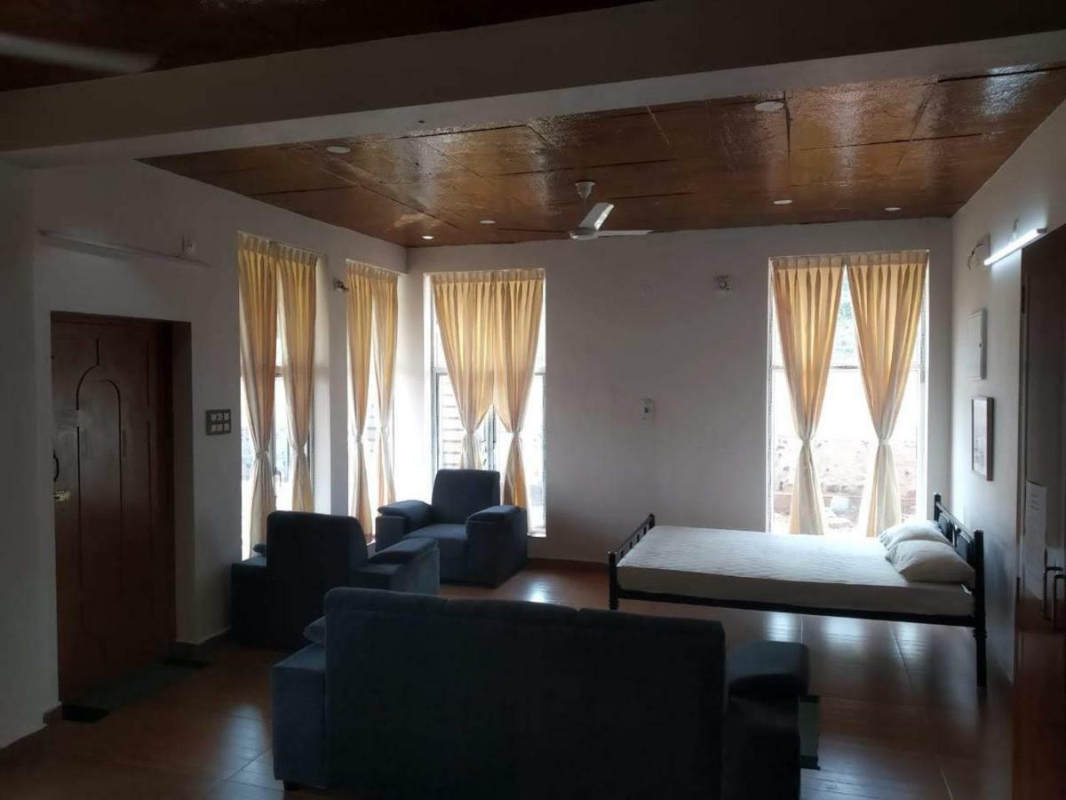 פונדיצ'רי Waves Beach House מראה חיצוני תמונה