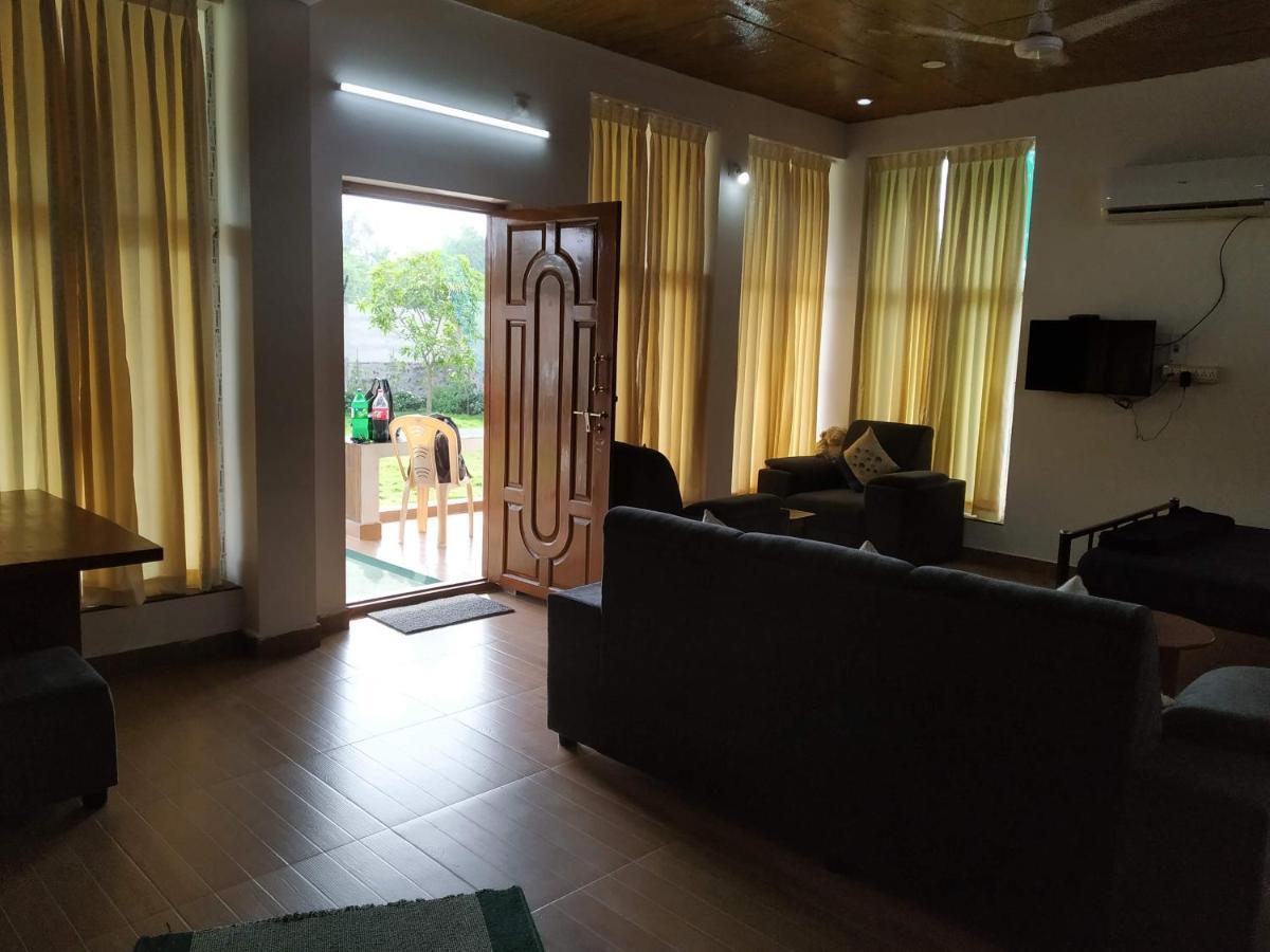 פונדיצ'רי Waves Beach House מראה חיצוני תמונה